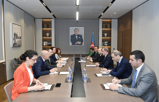 جیحون بایراموف با دبیر وزارت امور خارجه صربستان دیدار کرد