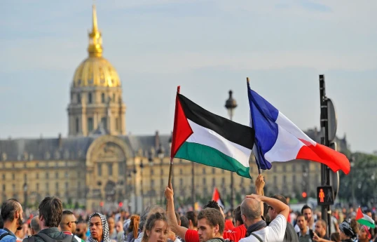 فرانسه برافراشتن پرچم فلسطین را ممنوع کرد
