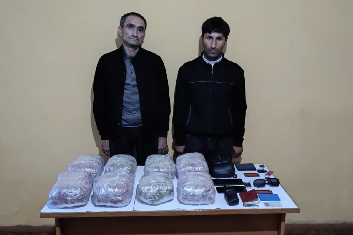 دو نفر با ۸ کیلوگرم مواد مخدر در مرز ایران دستگیر شدند - تصاویر 
