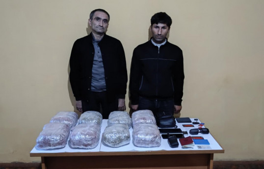 دو نفر با ۸ کیلوگرم مواد مخدر در مرز ایران دستگیر شدند - تصاویر 
