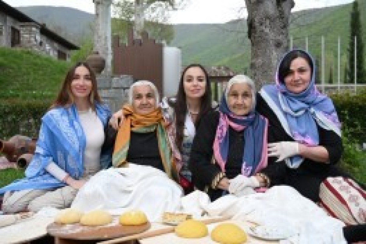 لیلا علیوا و آرزو علیوا در مراسم افتتاح بناهای تاریخی-معماری احیاشده در شکی شرکت کردند  - تصاویر 