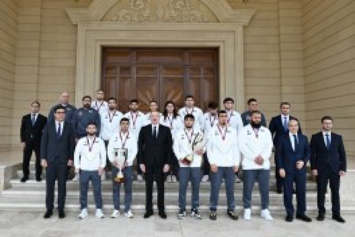رئیس‌جمهور الهام علی‌اف کشتی‌گیران قهرمان اروپا در بخش تیمی را به حضور پذیرفت