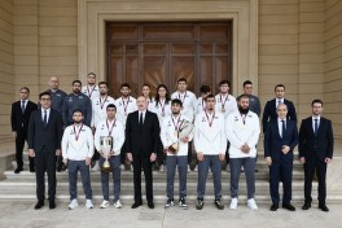 رئیس‌جمهور الهام علی‌اف کشتی‌گیران قهرمان اروپا در بخش تیمی را به حضور پذیرفت