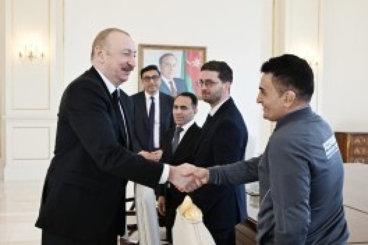 رئیس‌جمهور الهام علی‌اف کشتی‌گیران قهرمان اروپا در بخش تیمی را به حضور پذیرفت