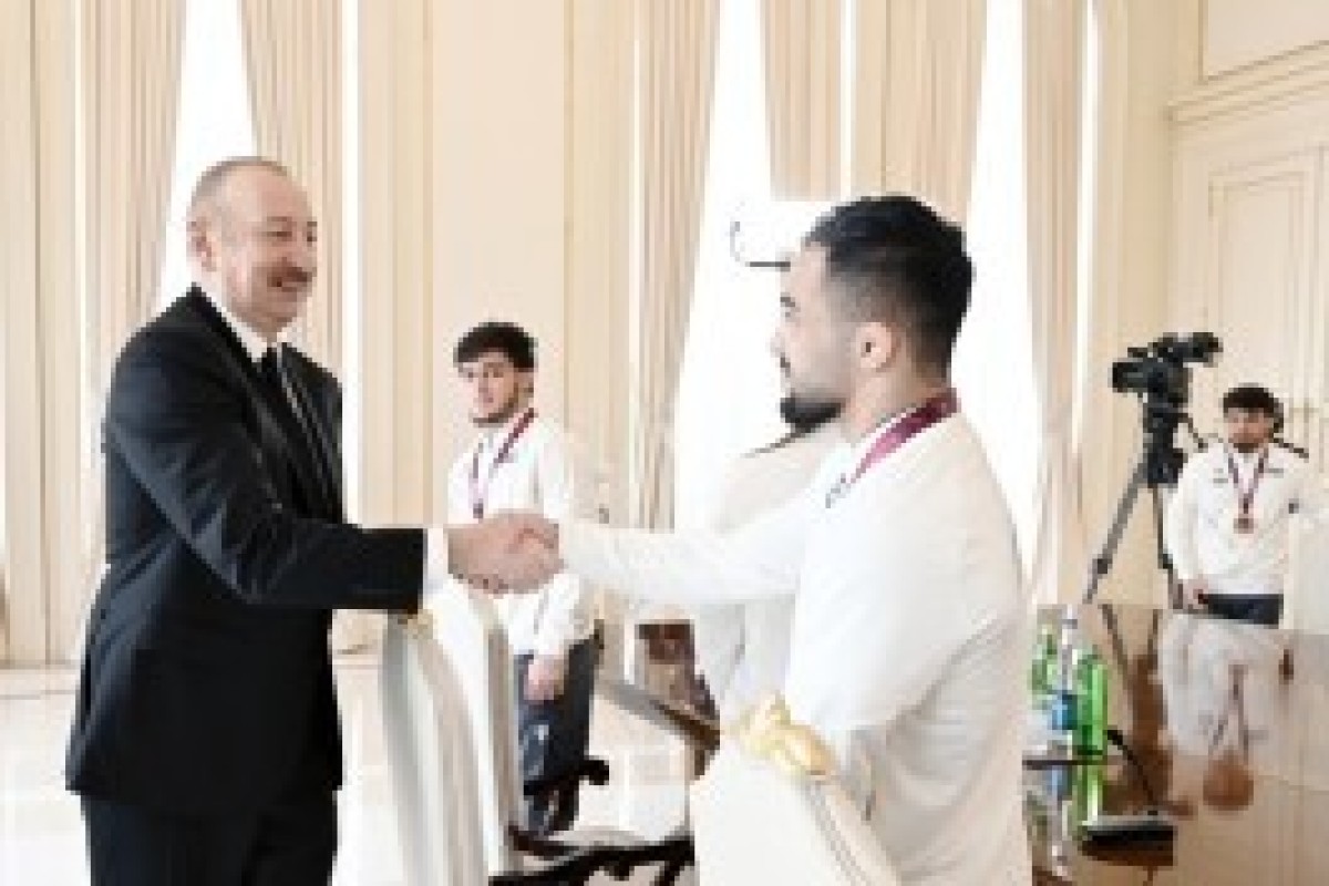 رئیس‌جمهور الهام علی‌اف کشتی‌گیران قهرمان اروپا در بخش تیمی را به حضور پذیرفت