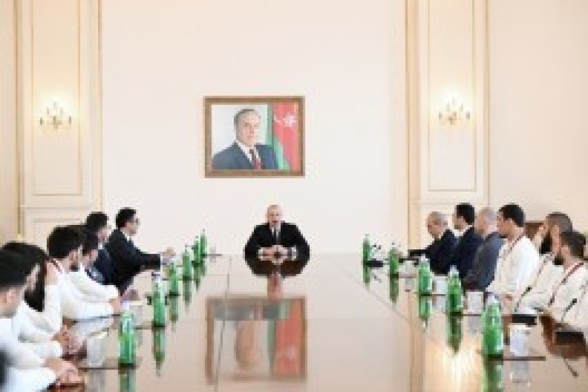 رئیس‌جمهور الهام علی‌اف کشتی‌گیران قهرمان اروپا در بخش تیمی را به حضور پذیرفت