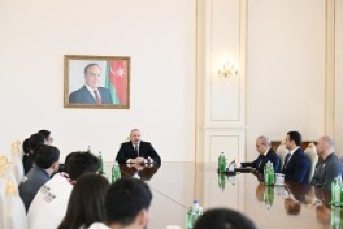 رئیس‌جمهور الهام علی‌اف کشتی‌گیران قهرمان اروپا در بخش تیمی را به حضور پذیرفت