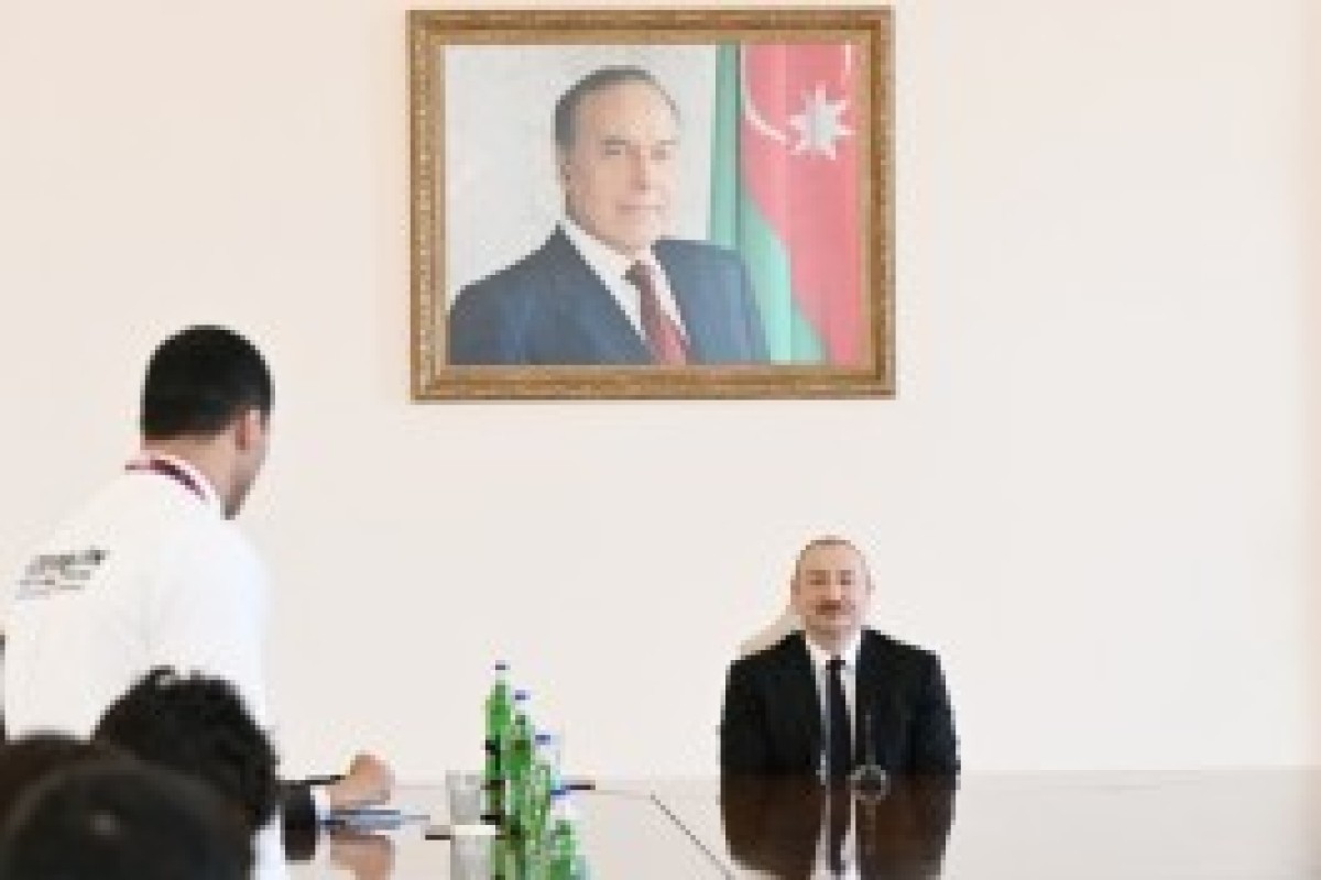 رئیس‌جمهور الهام علی‌اف کشتی‌گیران قهرمان اروپا در بخش تیمی را به حضور پذیرفت