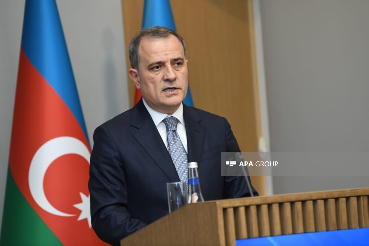 آغاز سفر رسمی جیحون بایراموف به اوکراین