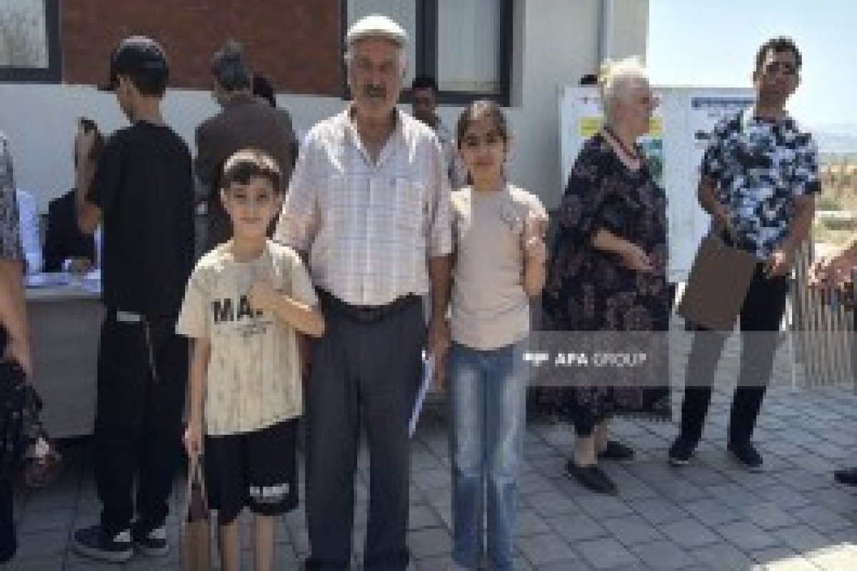 انتقال ساکنان به روستاهای شوکوربیلی و هورولوی جبرائیل؛ کلید منازل تحویل خانواده‌ها شد