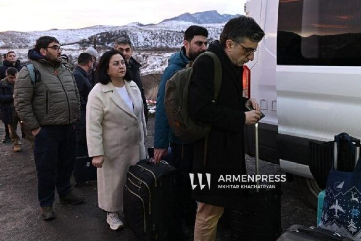 سفر هیئت نمایندگی آذربایجان برای شرکت در میزگرد «پل صلح» به ارمنستان – تصاویر  – ویدیو 