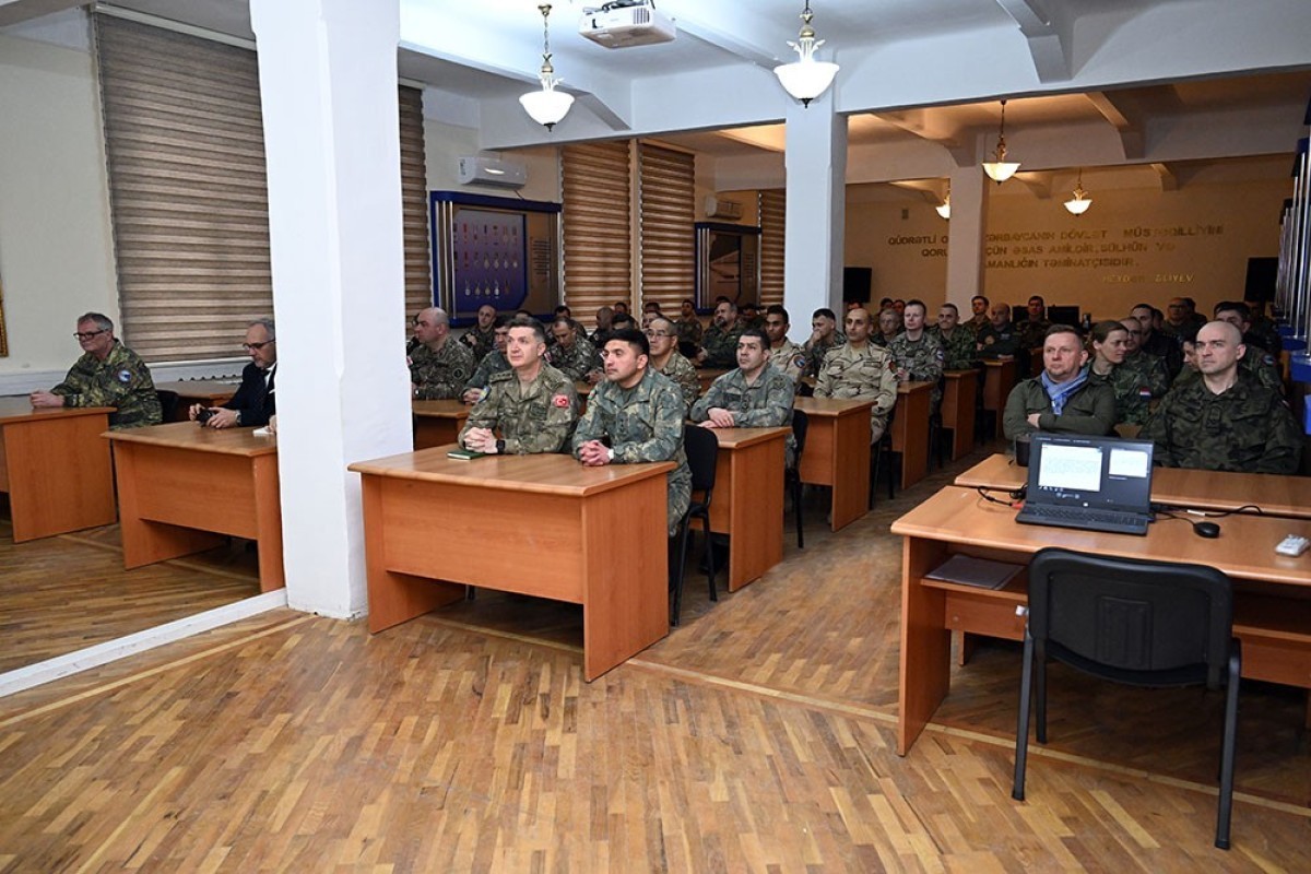 برگزار دیدار با هیئت گروه آموزشی سیار ناتو در وزارت دفاع