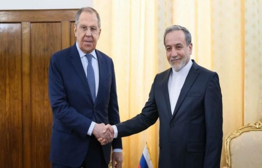 گفتگو لاوروف و عراقچی درباره برنامه هسته‌ای ایران