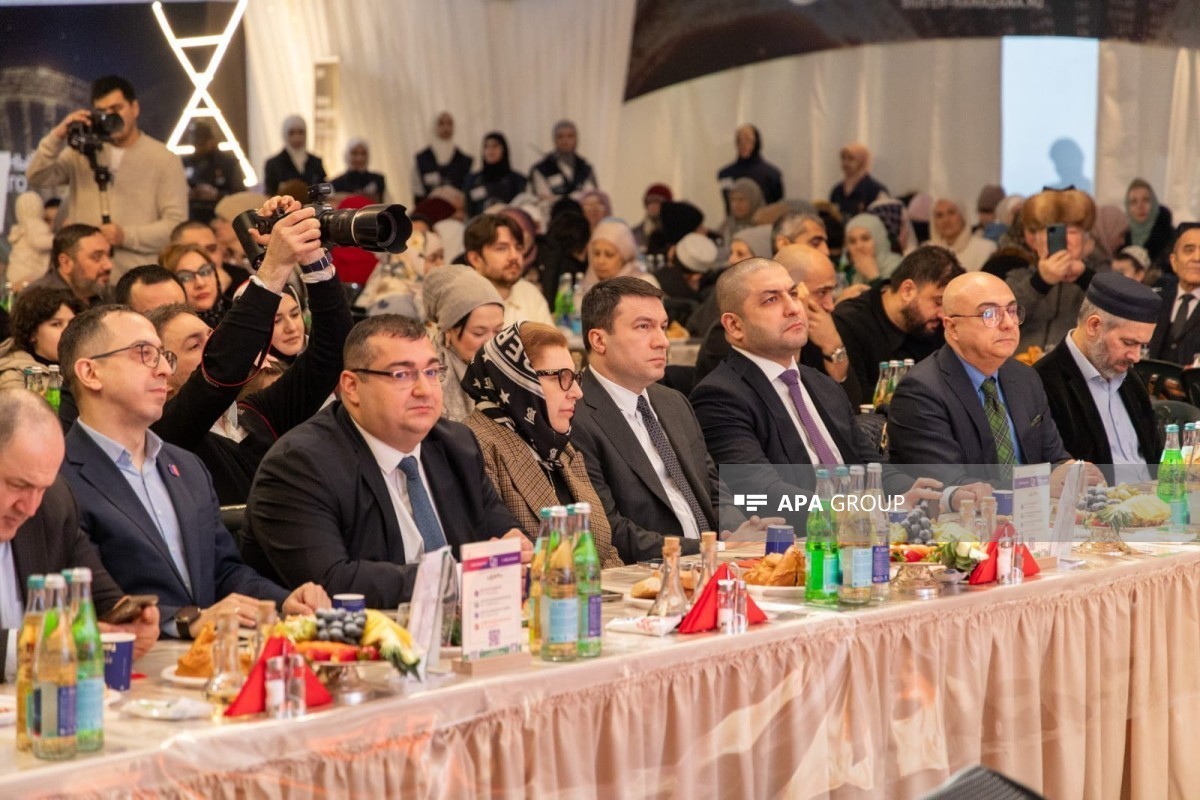 برگزار افطار به نام لیلا علیوا، معاون بنیاد حیدر علی‌اف در مسکو – تصاویر 
