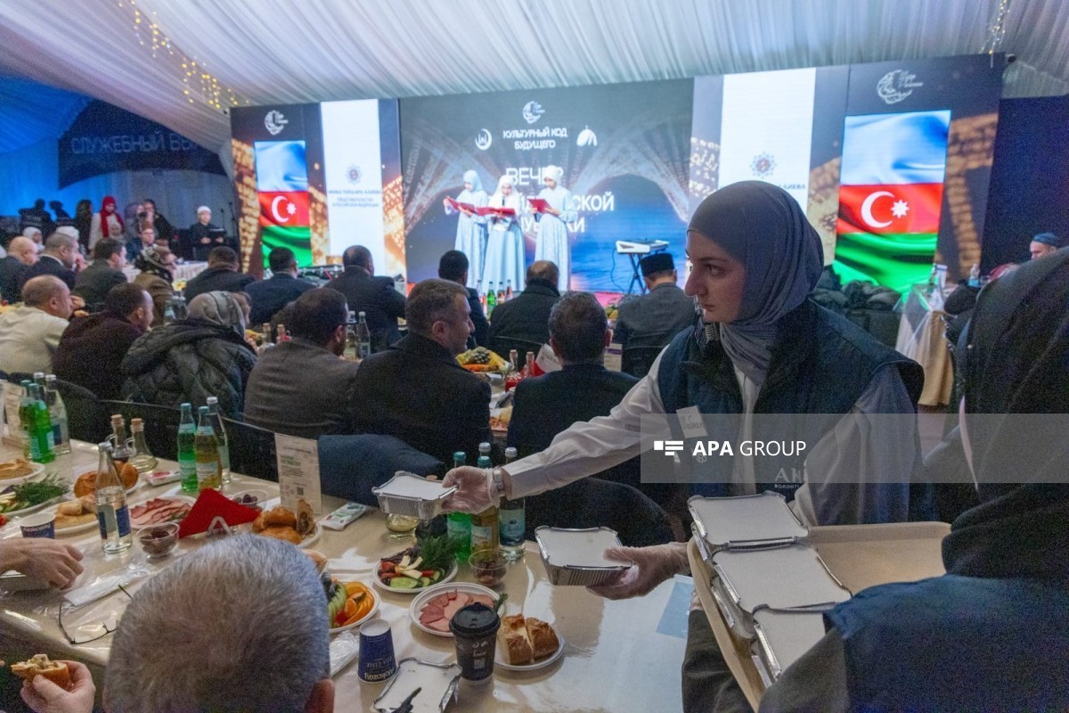 برگزار افطار به نام لیلا علیوا، معاون بنیاد حیدر علی‌اف در مسکو – تصاویر 