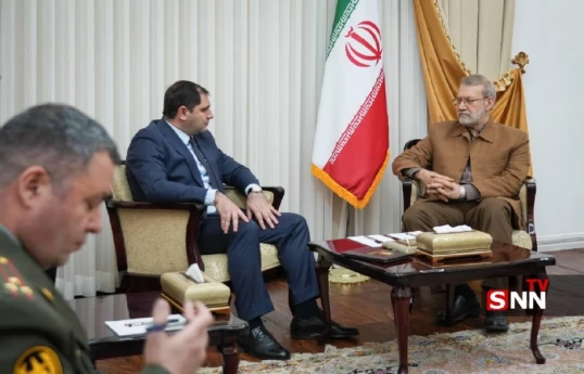 گفت‌وگو لاریجانی با وزیر دفاع ارمنستان درباره امنیت منطقه‌ای