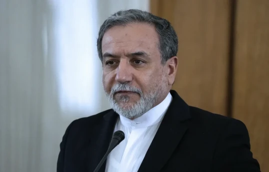 عراقچی در پاسخ به زلنسکی: جهان از دلقک‌ها خسته شده است
