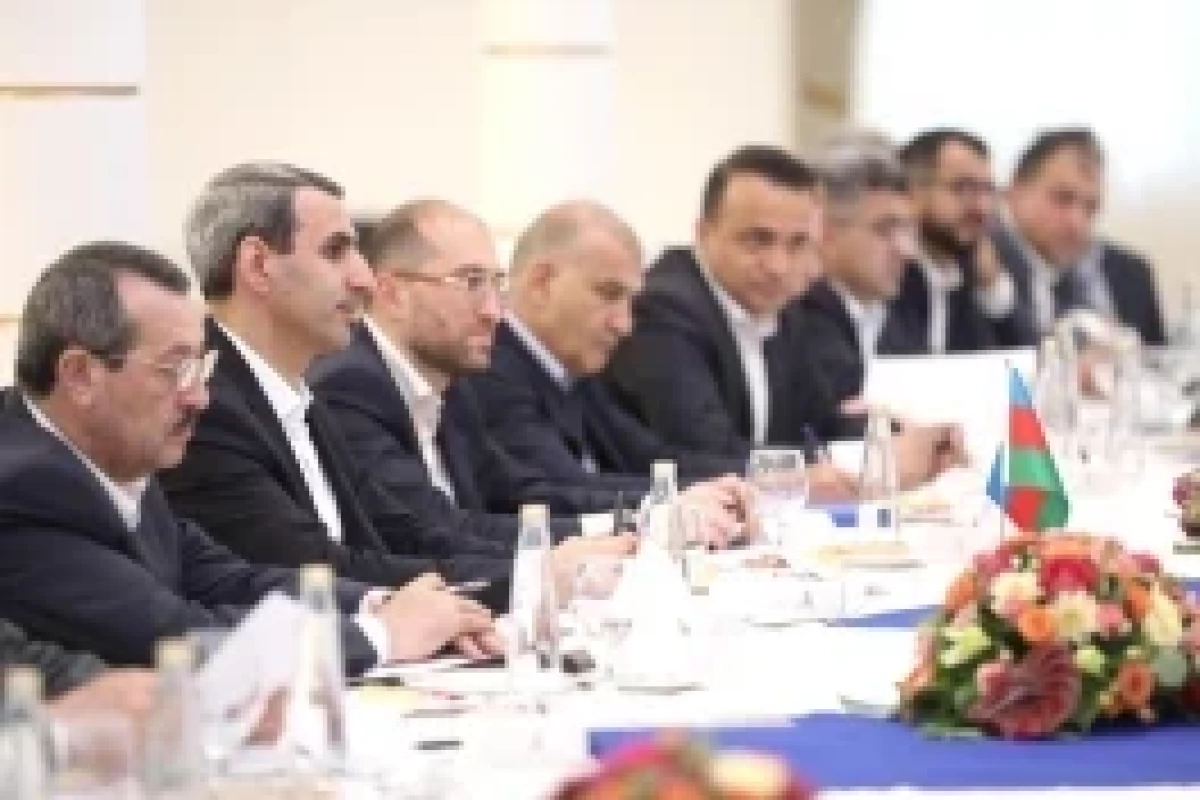امضای پروتکل همکاری در حوزه حمل و نقل بین ایران و آذربایجان