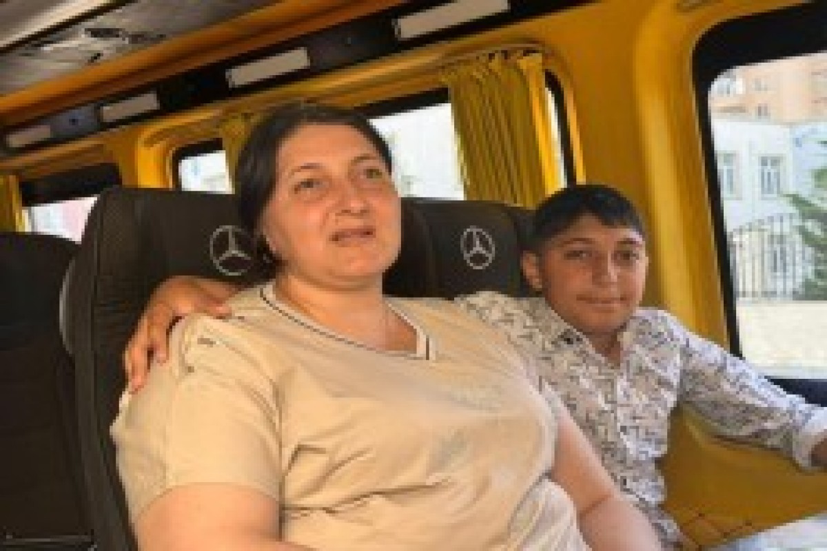 کاروان بعدی به روستای شکوربیلی جبرائیل رسید و کلیدها تحویل داده شد - تصاویر 