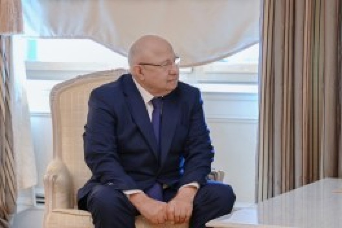 رئیس جمهور نشان «دوستی» را به قربان قربان‌اف، چهره سرشناس مردمی و سیاسی داغستان اهدا کرد