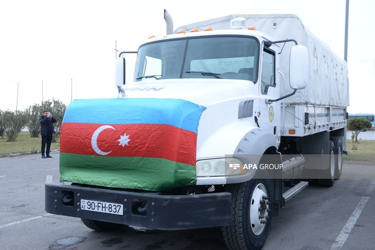 کمک‌های بشردوستانه ارسالی به ایران به مرز آستارا رسید  - به‌روزرسانی  - تصاویر 