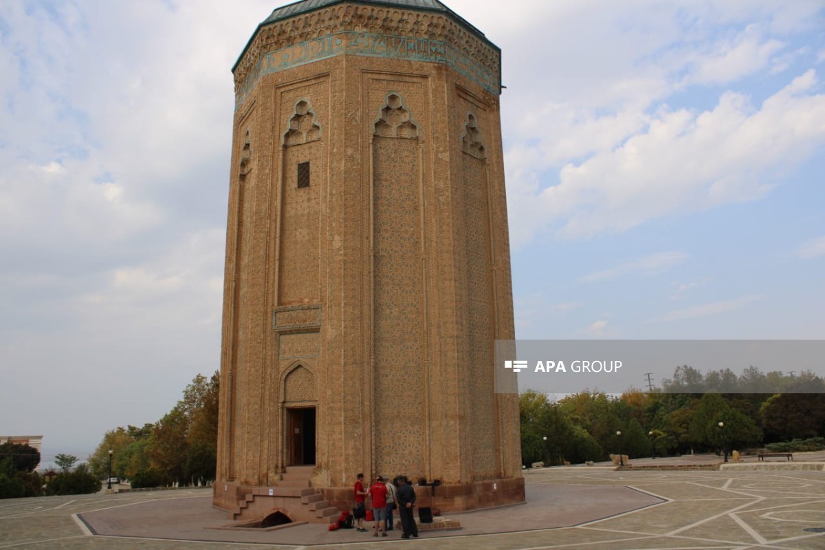 اختصاص نزدیک به ۱۰ میلیون منات برای بازسازی مقبره مؤمنه خاتون – فرمان 