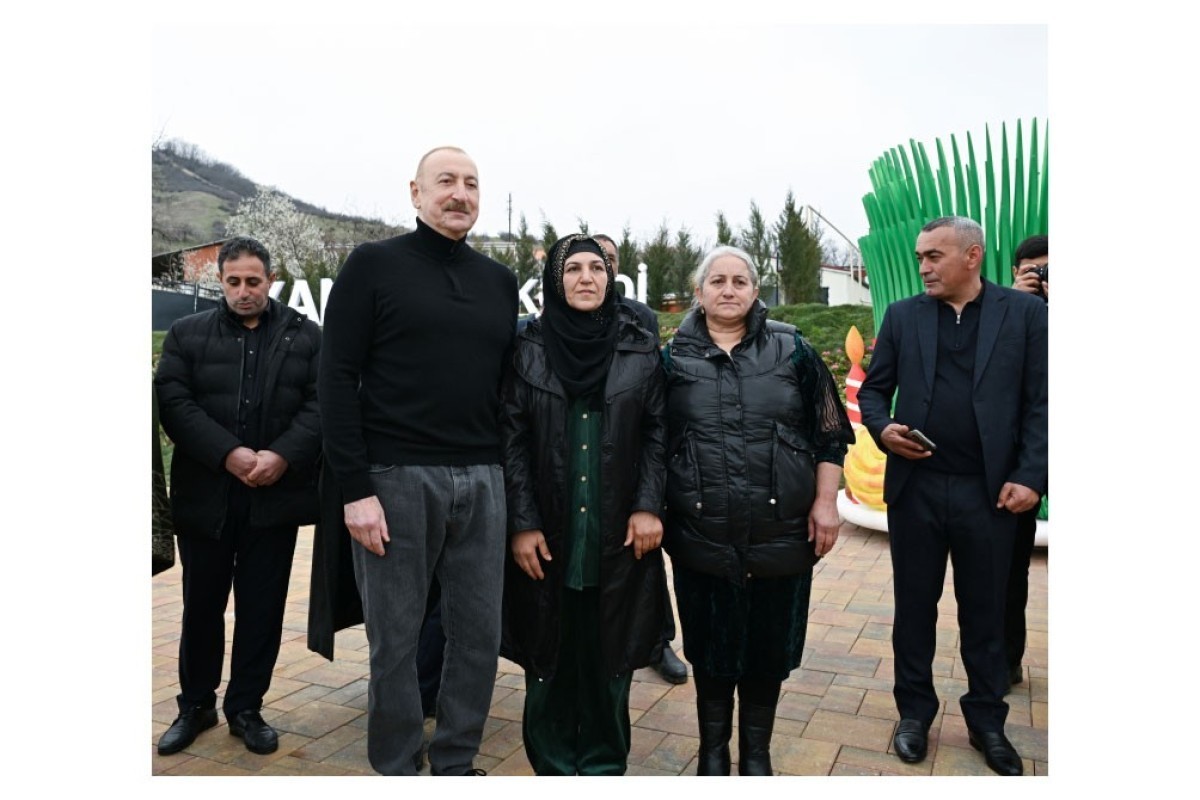 رئیس جمهور از کار مرمت خانه‌ها و زیرساخت‌های روستای خانوبا، خوجاوند بازدید کرد – تصاویر 