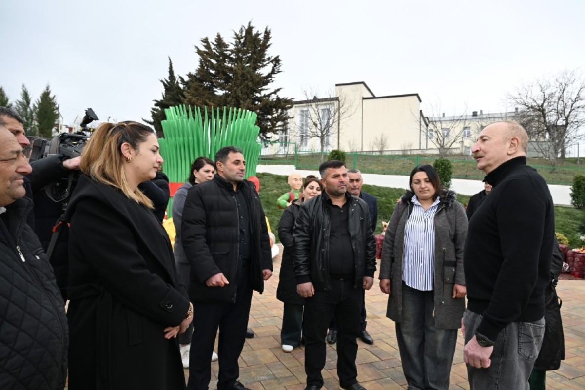 رئیس جمهور از کار مرمت خانه‌ها و زیرساخت‌های روستای خانوبا، خوجاوند بازدید کرد – تصاویر 