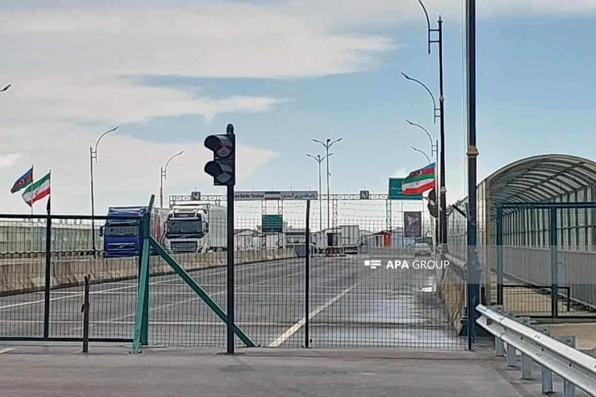 کاروان کمک‌های بشردوستانه روسیه از آذربایجان به ایران رسید - تصاویر 