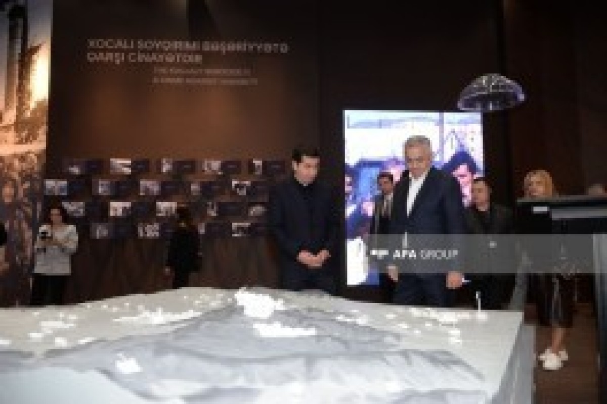 نمایندگان هیئت دیپلماتیک از یادمان نسل‌کشی خوجالی بازدید کردند – تصاویر 