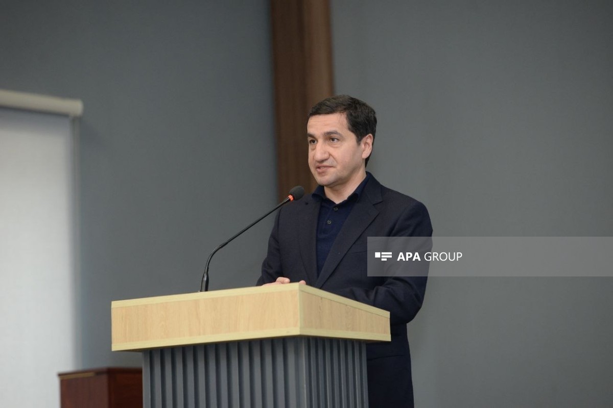 دستیار رئیس‌جمهور: سفر هیئت آذربایجان به ارمنستان یک رویداد تاریخی بود
