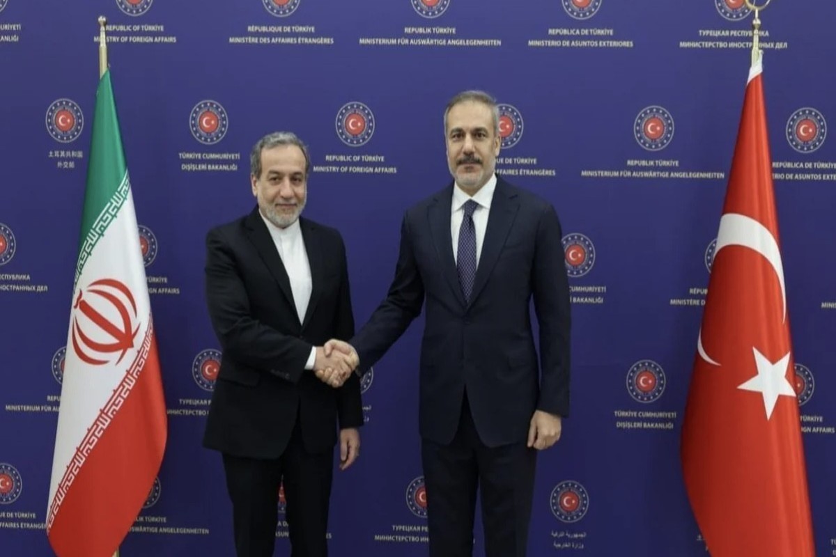 عراقچی هاکان فیدان را در جریان وضعیت پس از جنگ قرار داد
