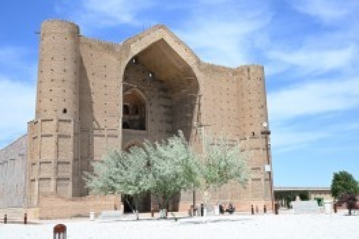 رئیس‌جمهور و سایر شرکت‌کنندگان نشست غیررسمی سازمان کشورهای ترک در ترکستان از چندین مکان فرهنگی بازدید کردند