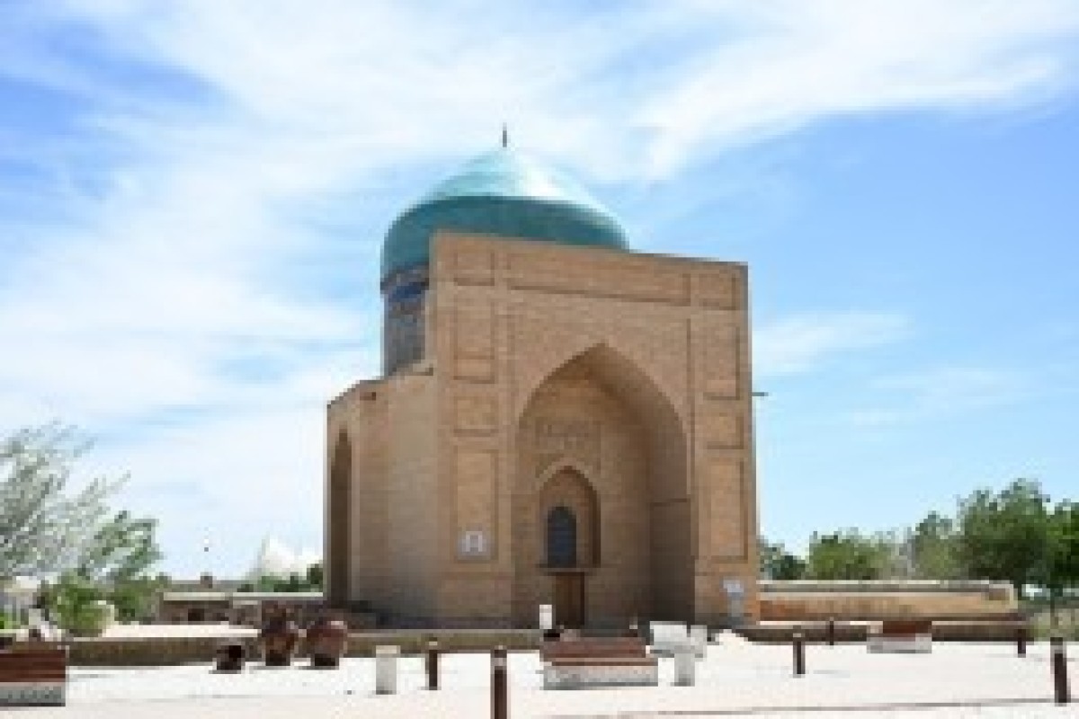 رئیس‌جمهور و سایر شرکت‌کنندگان نشست غیررسمی سازمان کشورهای ترک در ترکستان از چندین مکان فرهنگی بازدید کردند