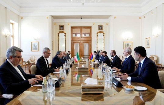 گفت‌وگو عراقچی با میرزویان درباره تعمیق روابط ایران و ارمنستان