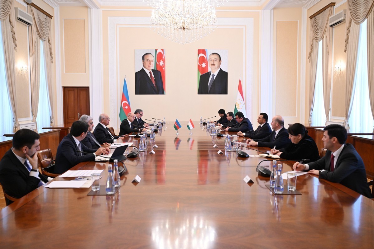 دیدار نخست‌وزیران جمهوری آذربایجان و تاجیکستان در باکو